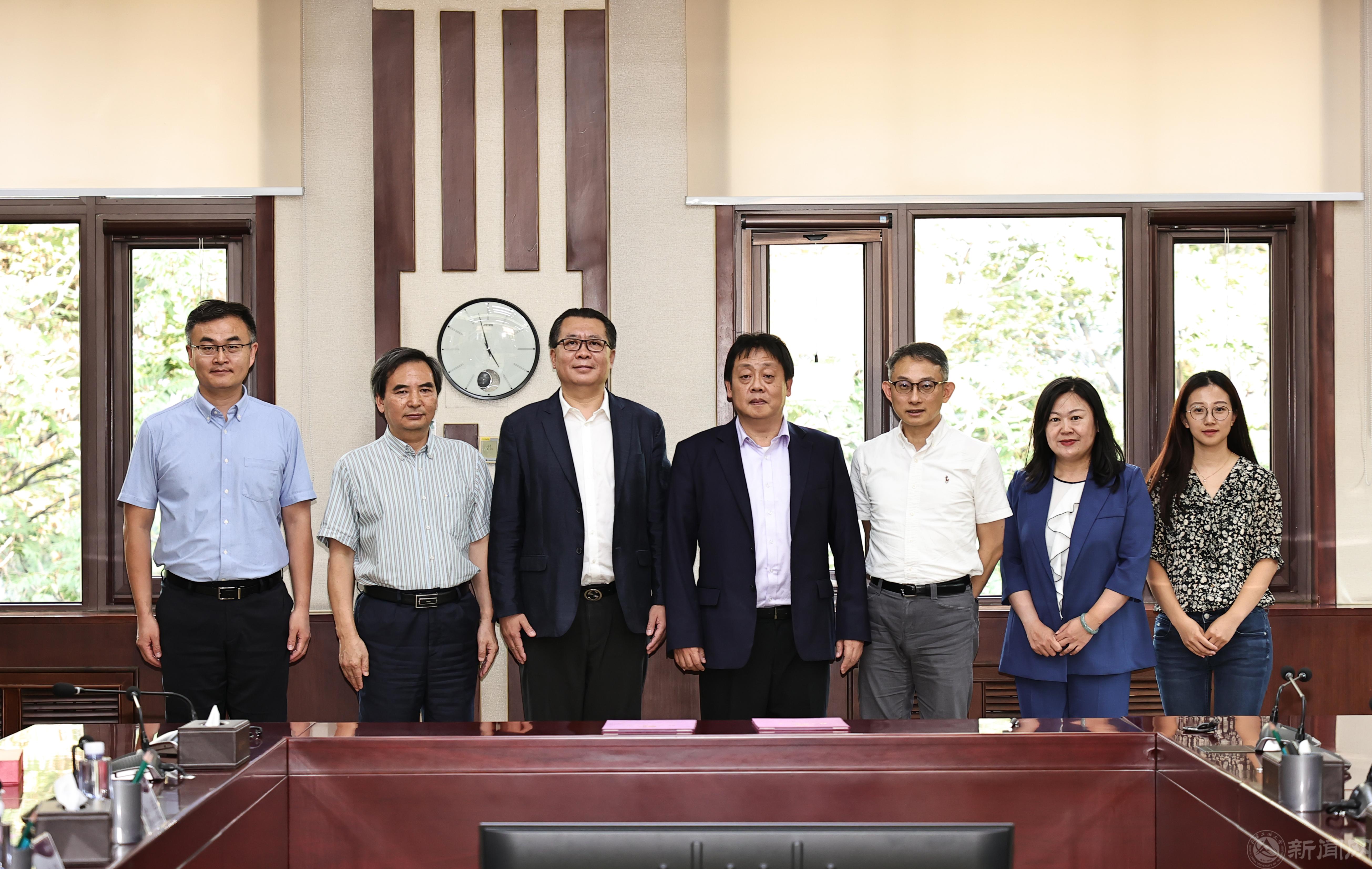 AG8I4388.JPG AG8I4388.JPG