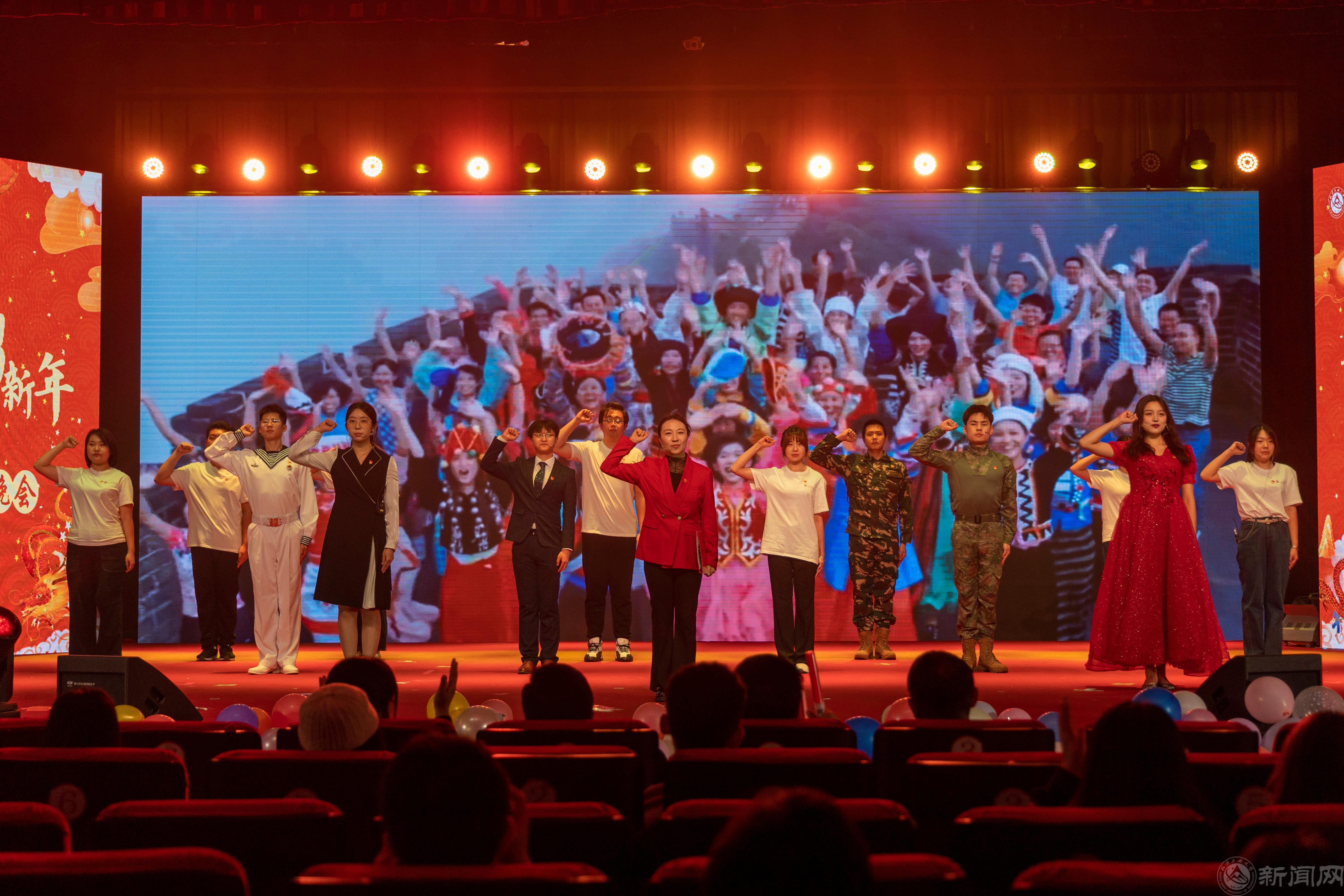 17.朗诵:奋进之我.JPG 17.朗诵:奋进之我.JPG