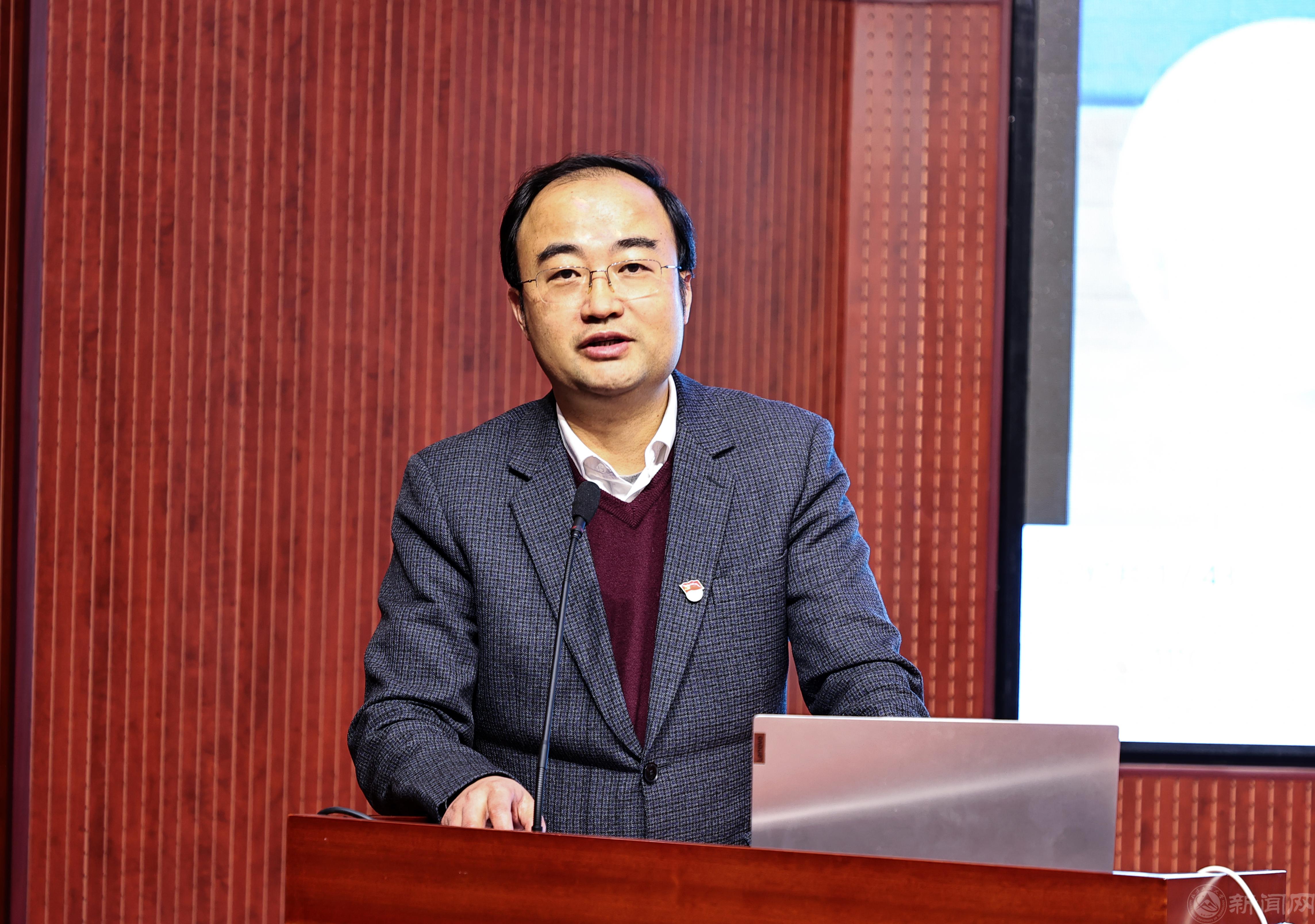 王力讲话.jpg 王力讲话.jpg