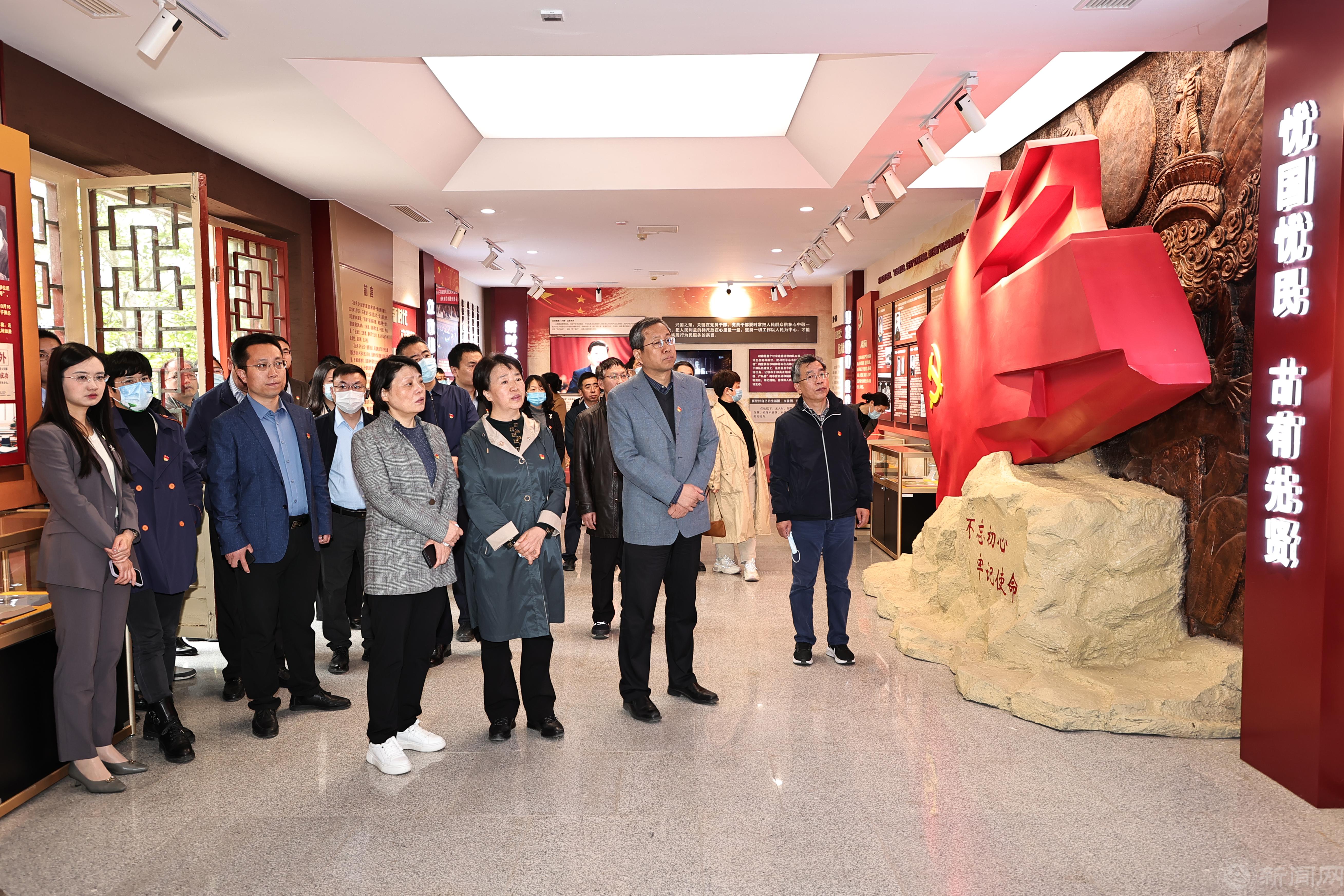 AG8I4123.JPG AG8I4123.JPG