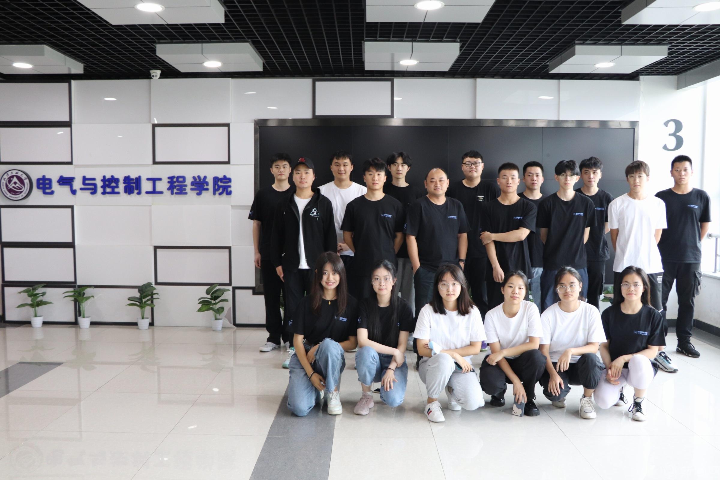 塔洛斯实验室 团队合影.jpg