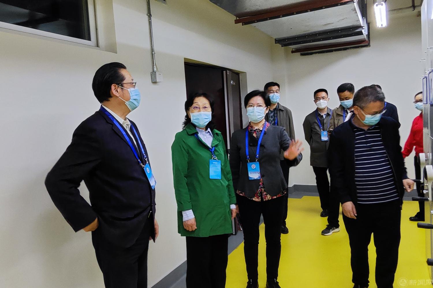 栗校长.jpg 栗校长.jpg