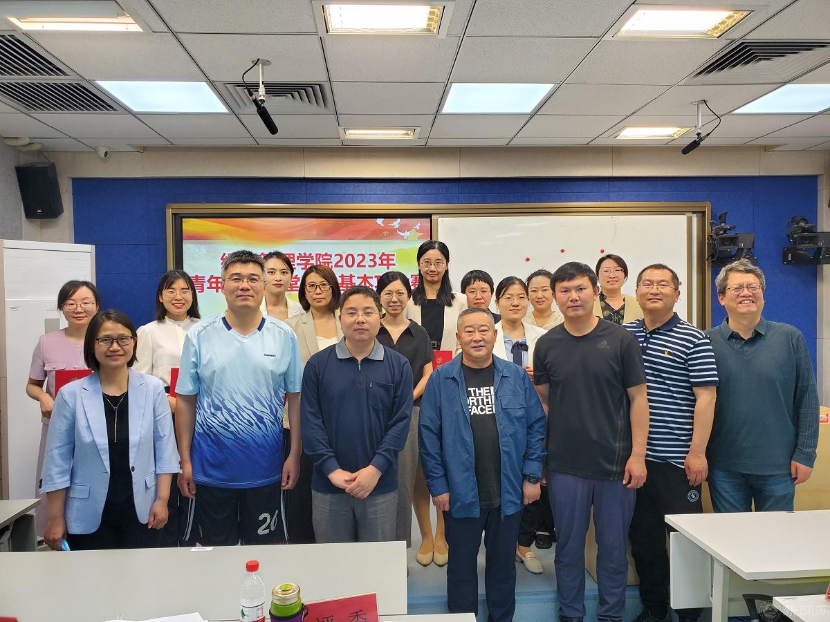 集体合影 - 副本.jpg 集体合影 - 副本.jpg